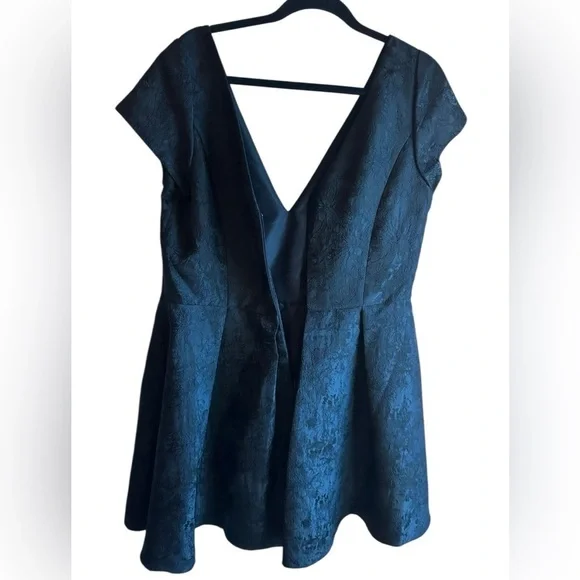 DB Studio Elegant jacquard Black Dress size 16 - Picture 5 of 9